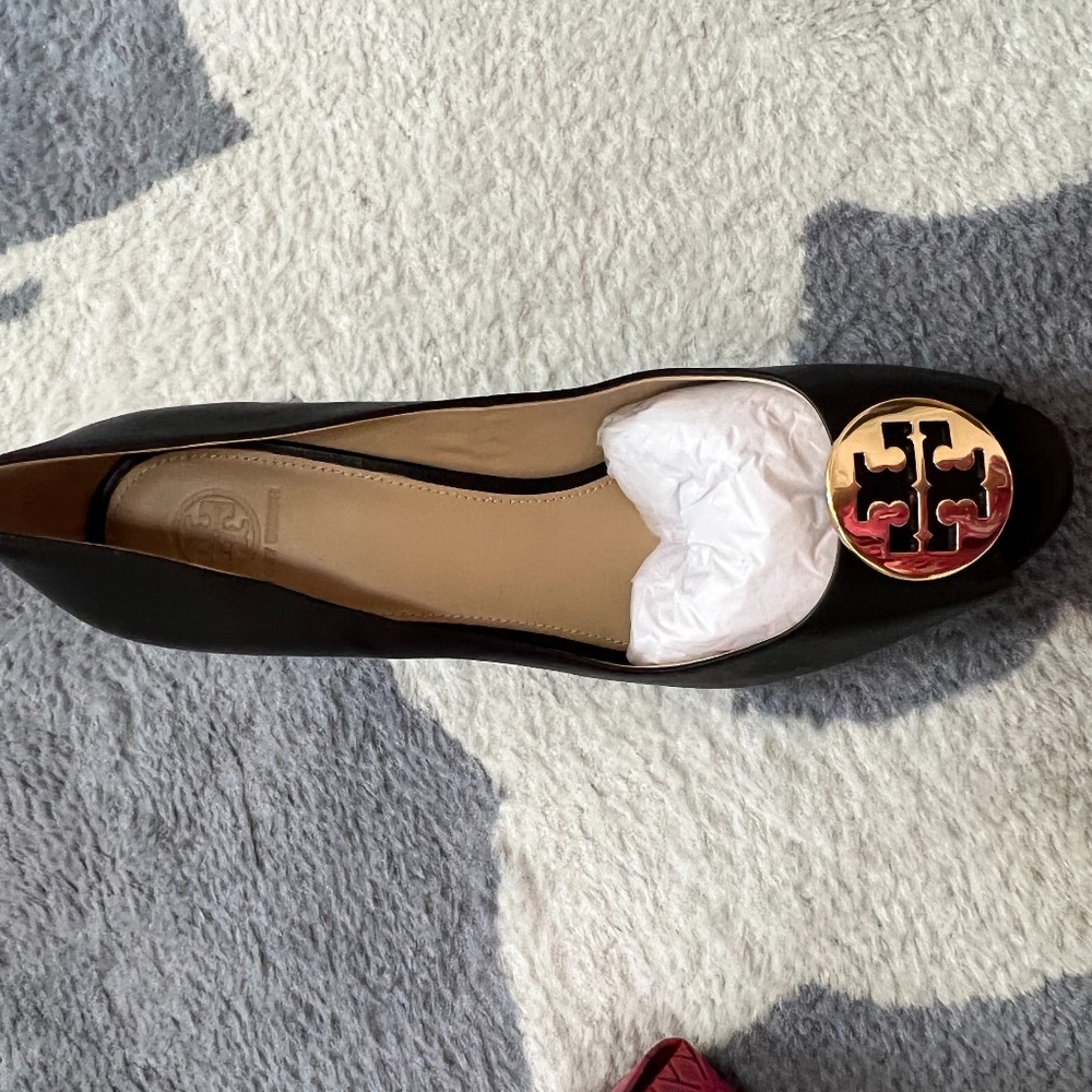 Tory Burch Kara 65MM Wedge Heel Shoes - Classic Sheep, Black. Size 12. NWT.